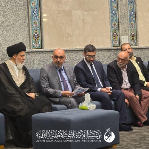 آية الله السيد منير الخباز (دامت بركاته) يقتطع من وقته الثمين تقديراً لجهود العين الدولية