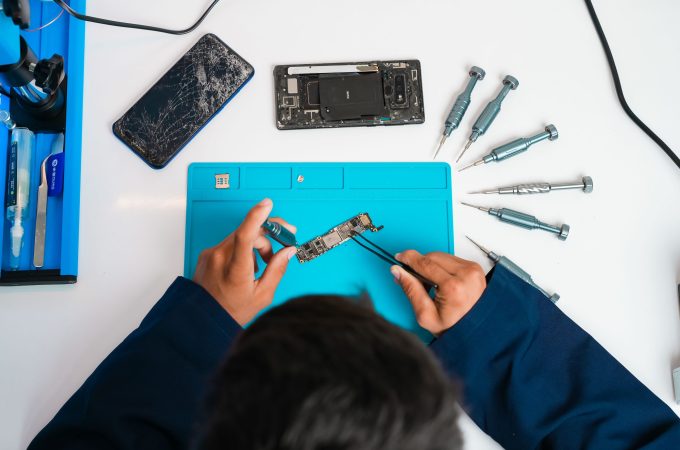 استخدام الآلات وصيانتها